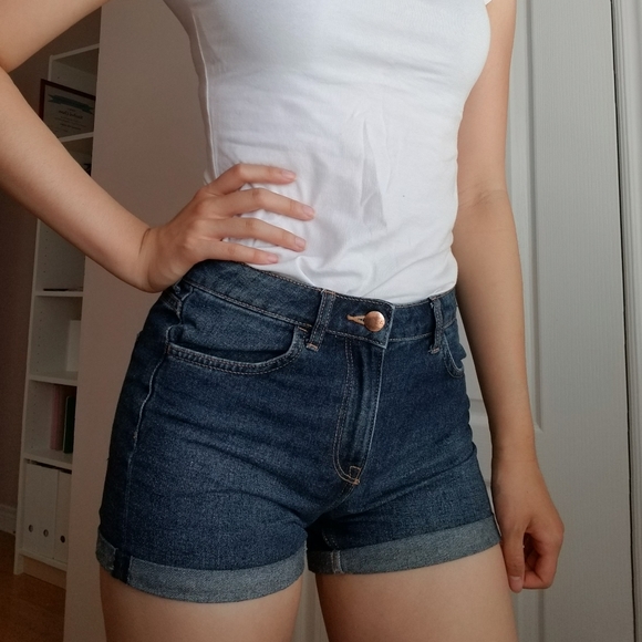 Denim shorts - Picture 2 of 4